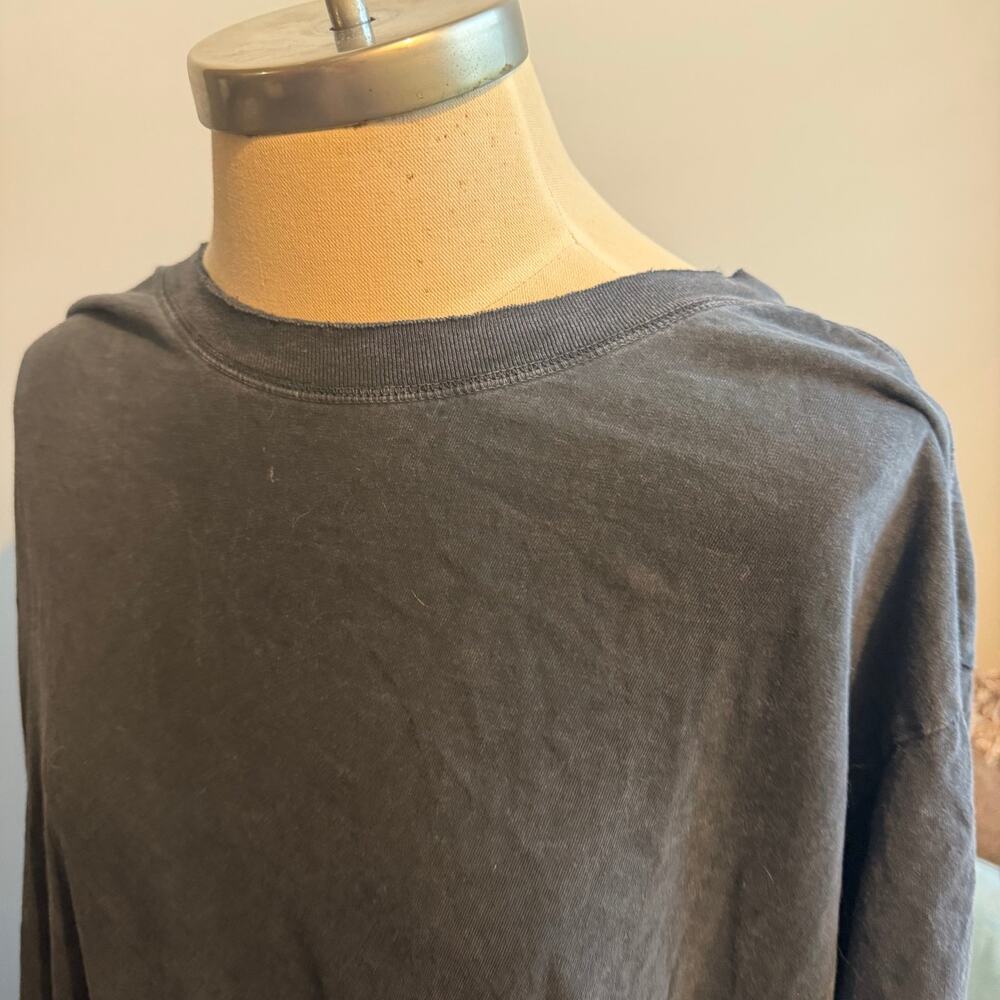 Free People Movement Tshirt - Picture 2 of 3
